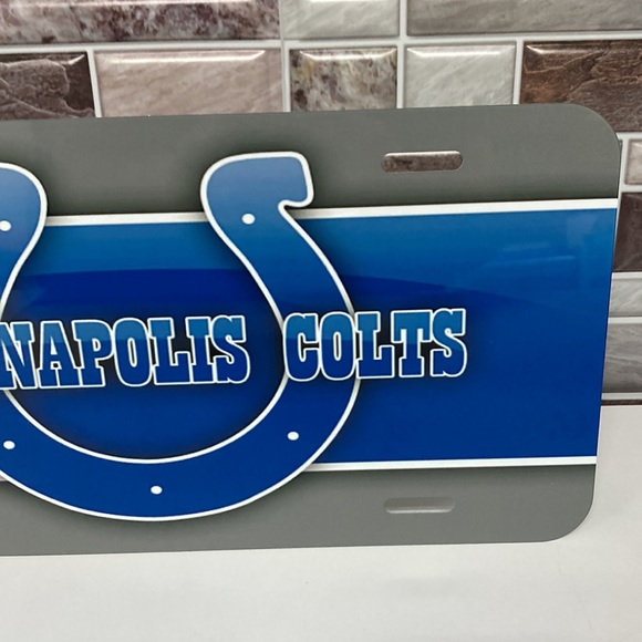Indianapolis Colts License Plate With Cup Holder Inserts - Picture 3 of 5